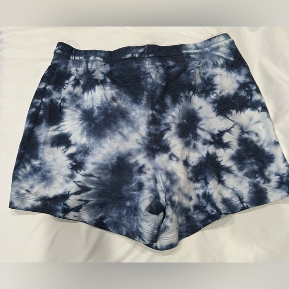 Danskin Tie Dye short Large - Picture 2 of 3